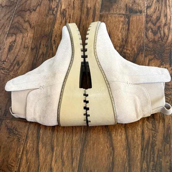 Dolce Vita Cream Riella Ankle Boots, size 7 - Picture 6 of 7